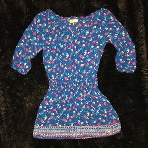 Adorable Hollister top 🌺 (2 for10$)